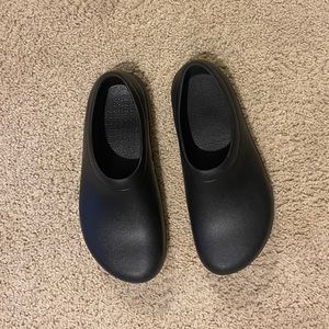 Never worn black CROC clogs